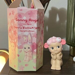 sheep - sonny angel mini figure cherry blossom series: hanami edition